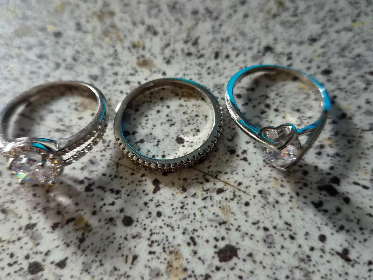 Billede 6 - Sølv fingerringe med diamant lignende sten