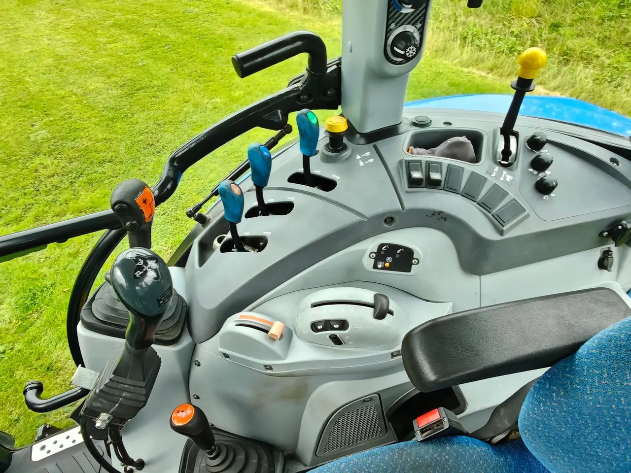 Billede 23 - New Holland T4.95 Med frontlæsser