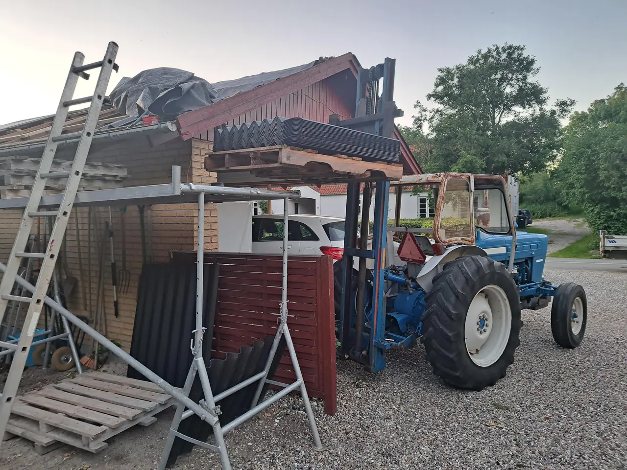 Billede 8 - Ford-traktor med byggelift