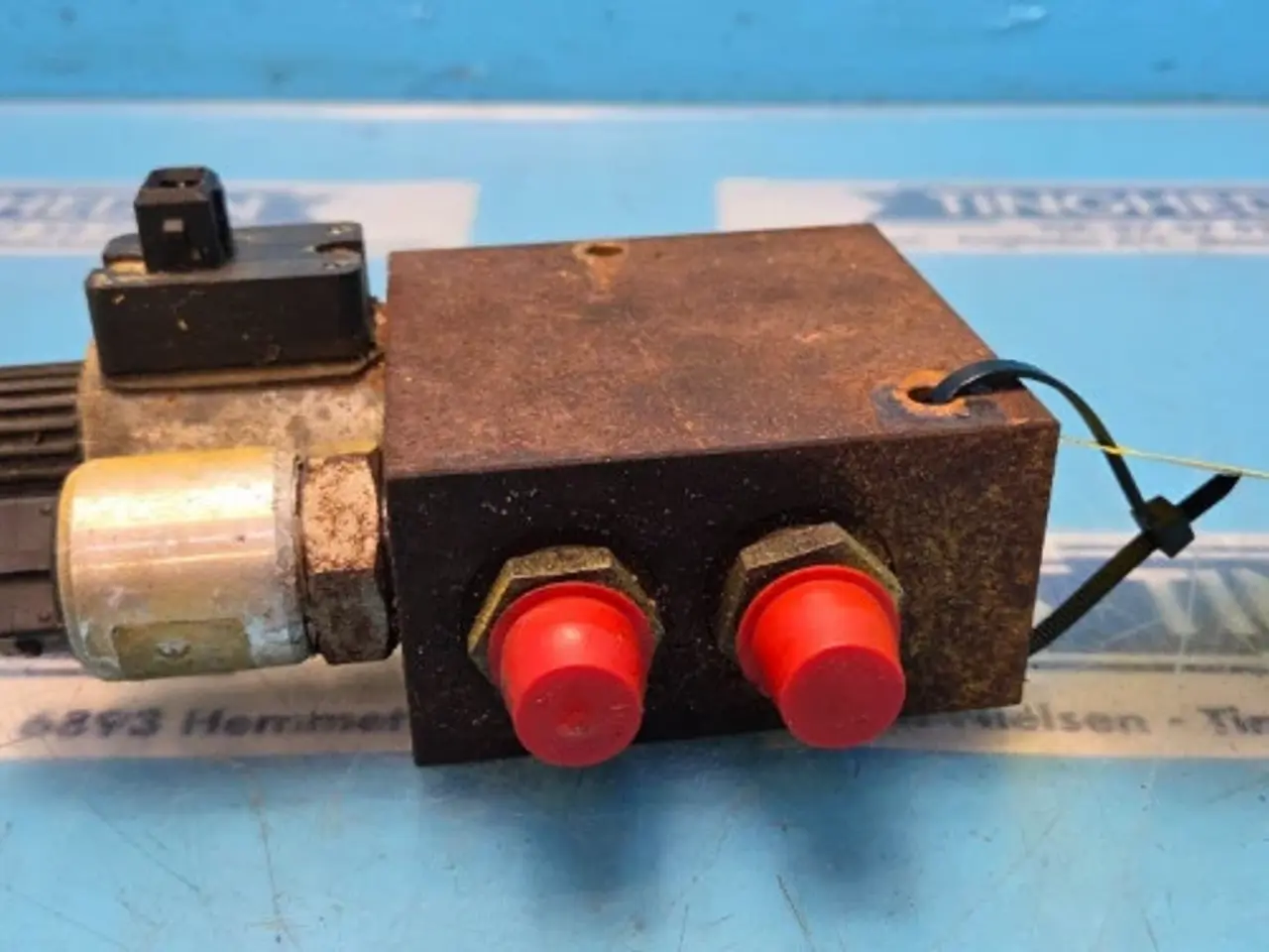 Billede 10 - New Holland TX68 Hydraulikventil 84097019
