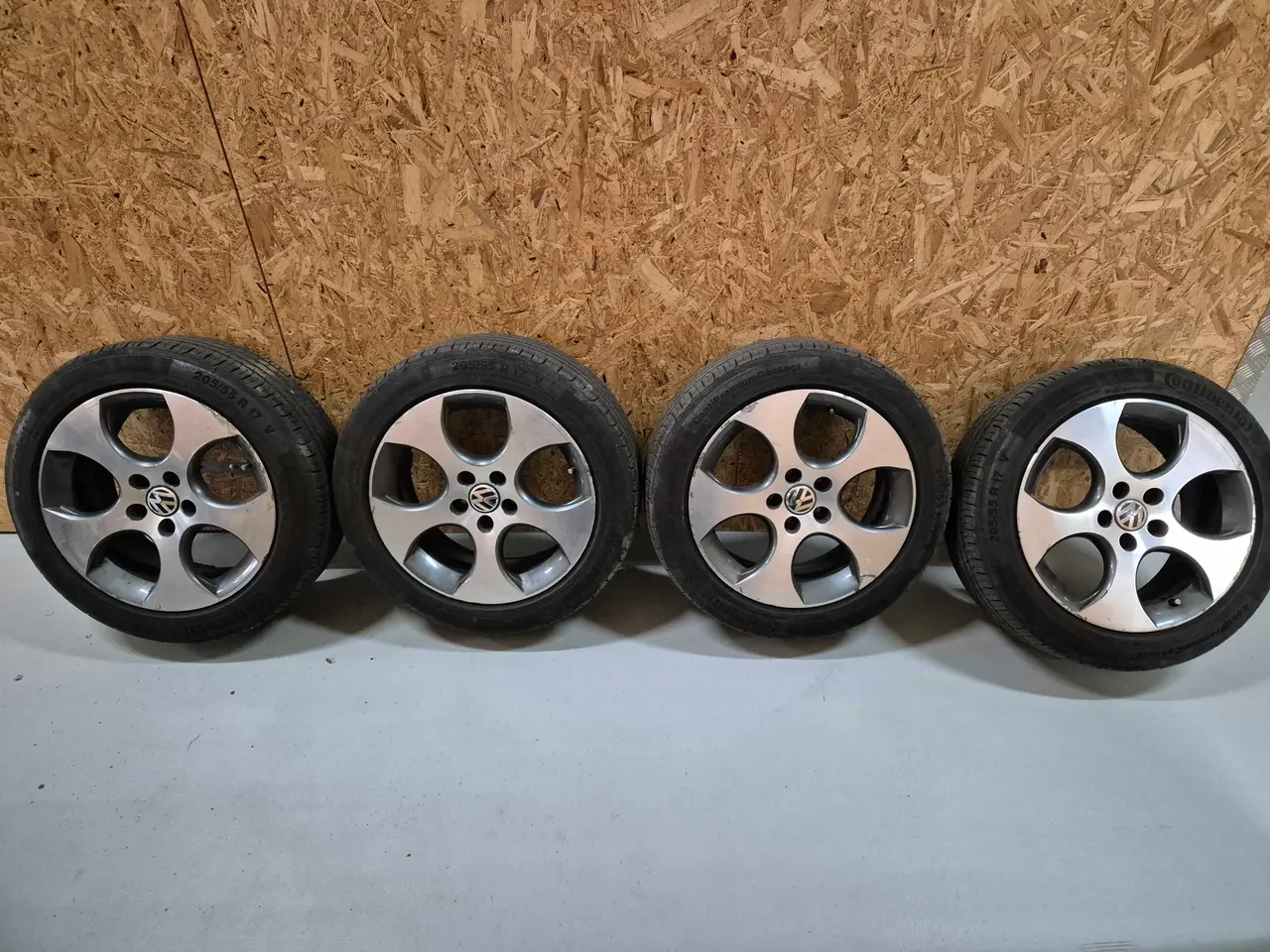 Billede 1 - Original vw Golf Gti alufælge med sommerdæk