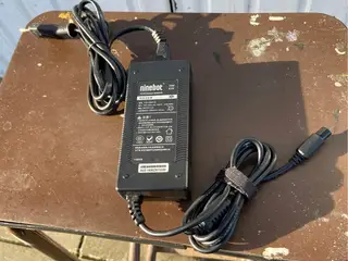 batteri oplader til el løbehjul