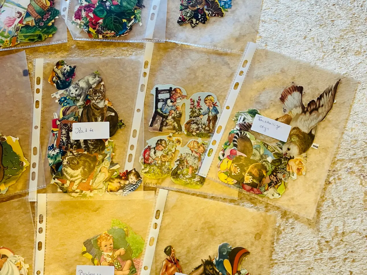 Billede 2 - Glansbilleder i små plastik Lommer