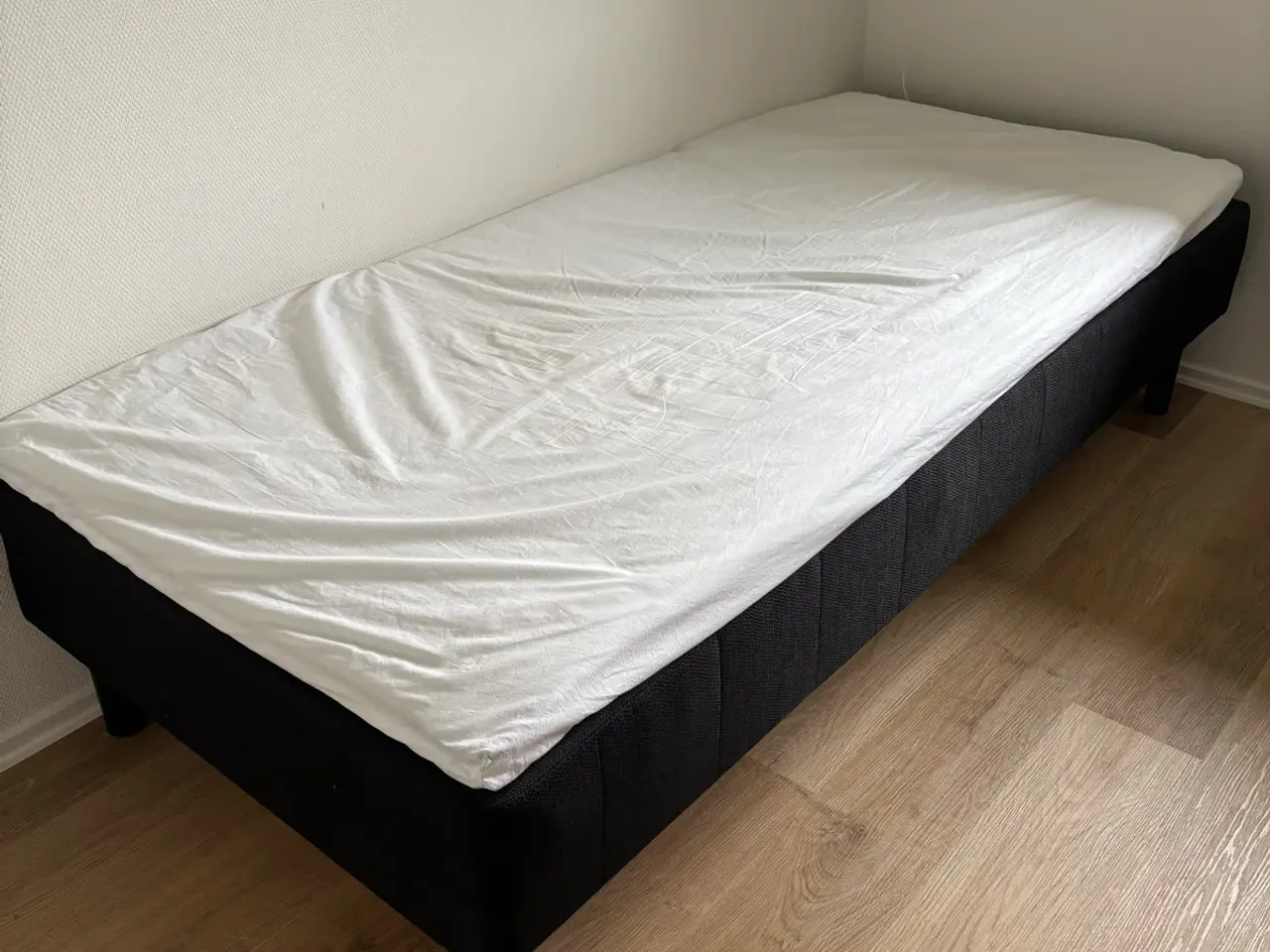 Billede 5 - Jysk Gold B30 seng 90x200