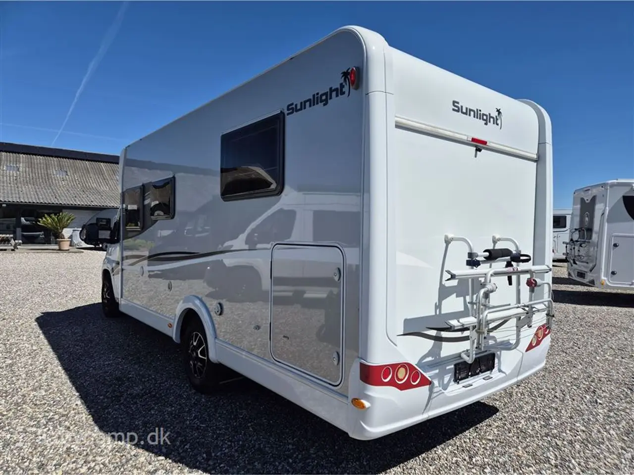 Billede 3 - 2017 - SunLight T 68   Automatgear.2x solceller. 2x 95 Ah Lithium batterier. markise. cykelstativ. thetford gasbageovn. elektrisk indgangstrin. KUN 36.500 KM!!!!!!
