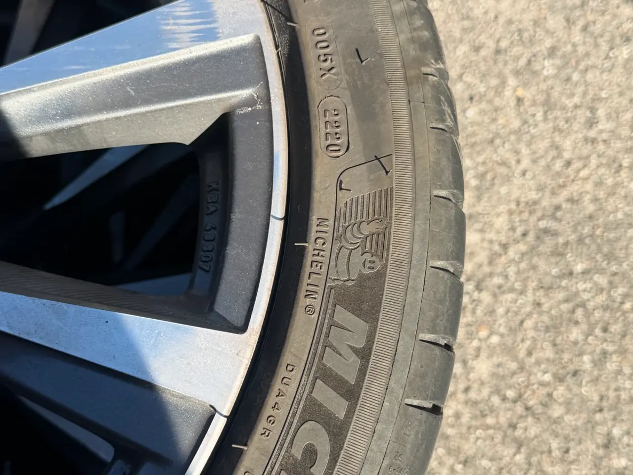 Billede 4 - Renault / Nissan alufælge med dæk . 5x114.3 krydsm