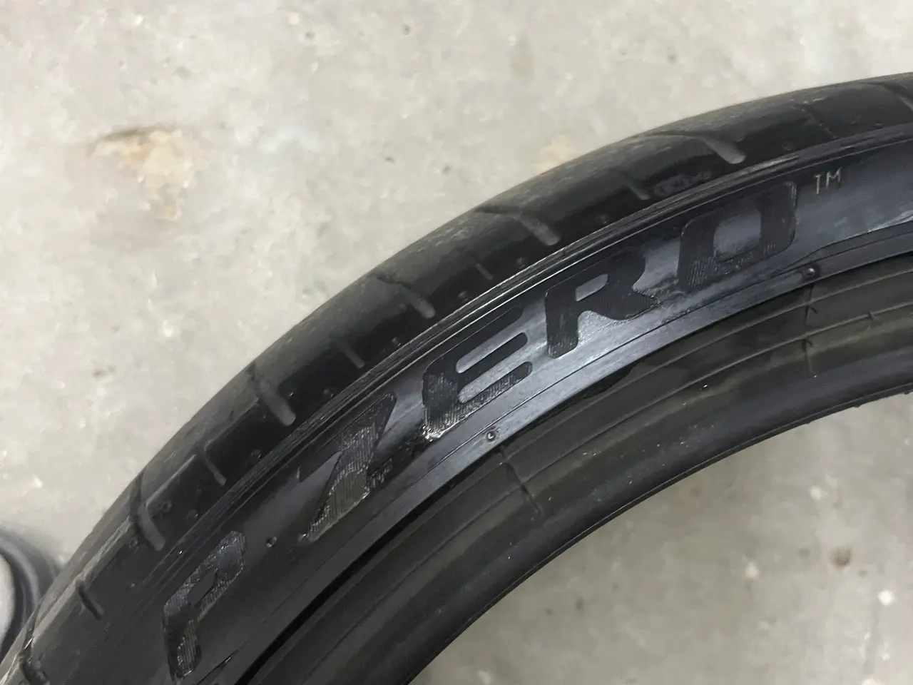 Billede 5 - Tesla model y 255/35/r21 pirelli p zero