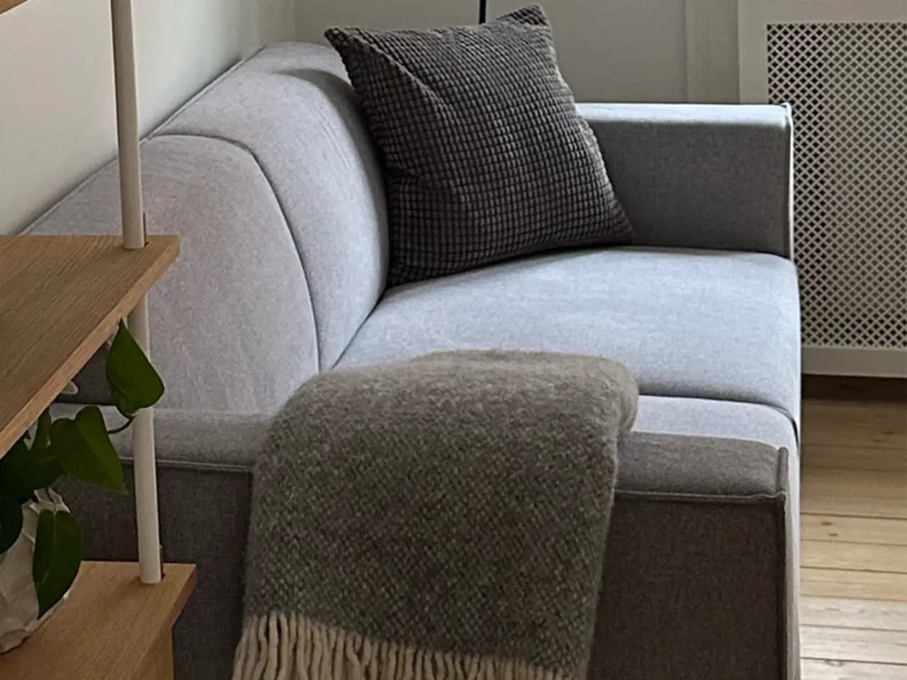 Billede 2 - Grå 2-personers sofa