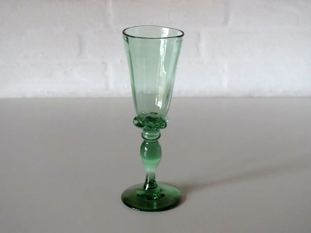Billede 2 - Håndlavet grønt glas