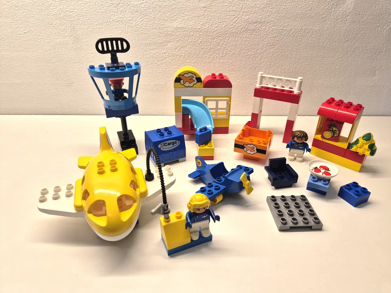 Billede 1 - Duplo Lufthavn med Fly, Mennesker, Bygningsdele sa