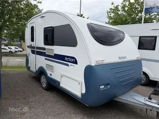 2016 - Adria Action 361 PD Adria Action 361 PD (2016) – Kompakt designvogn med Isabella fortelt