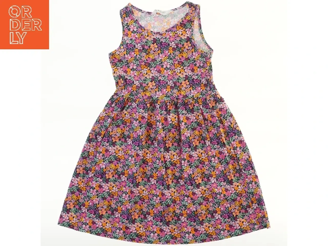 Billede 1 - Blomsterkjole fra H&M (str. 134)
