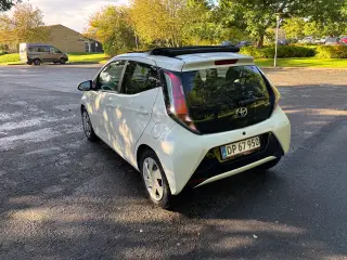 Toyota Aygo wave sky med lavt km tal