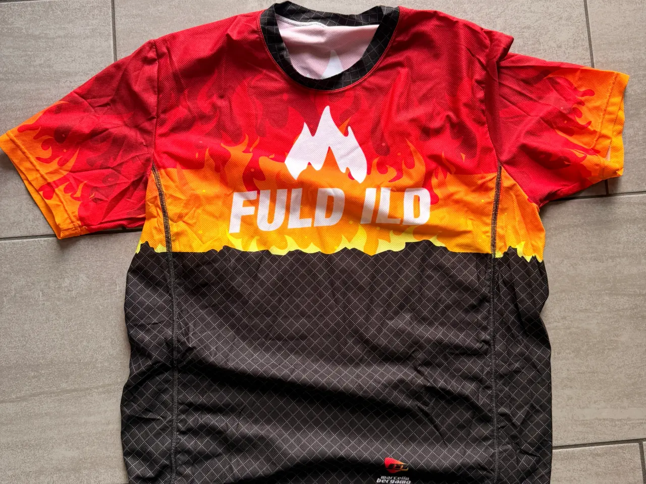 Billede 1 - Fuld Ild trøje, fra Marcello Bergamo