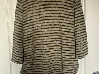Stribet bluse fra 2B