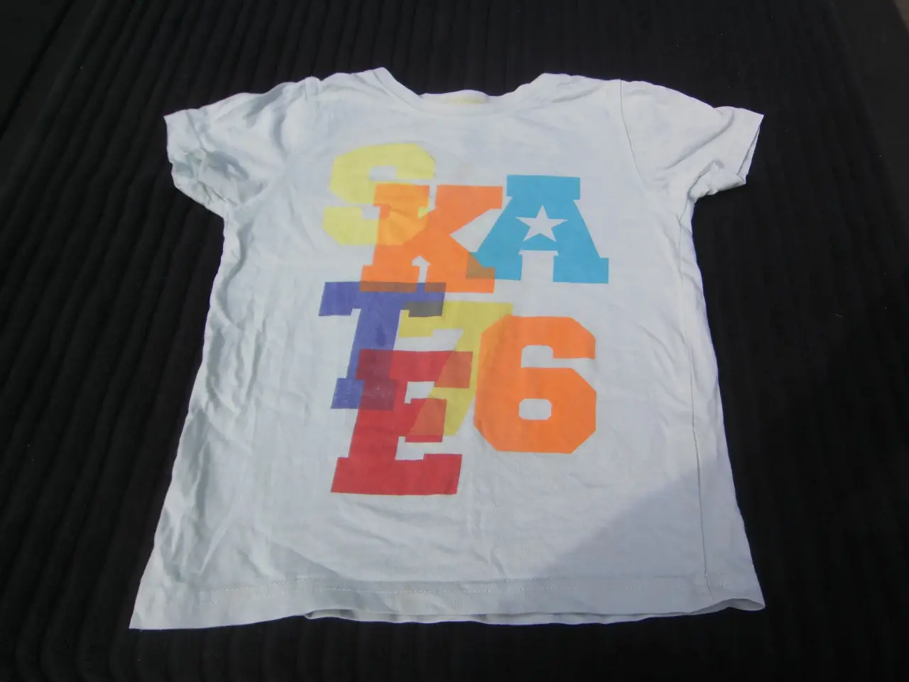 Billede 2 - 2 stk. t-shirts, str. 116