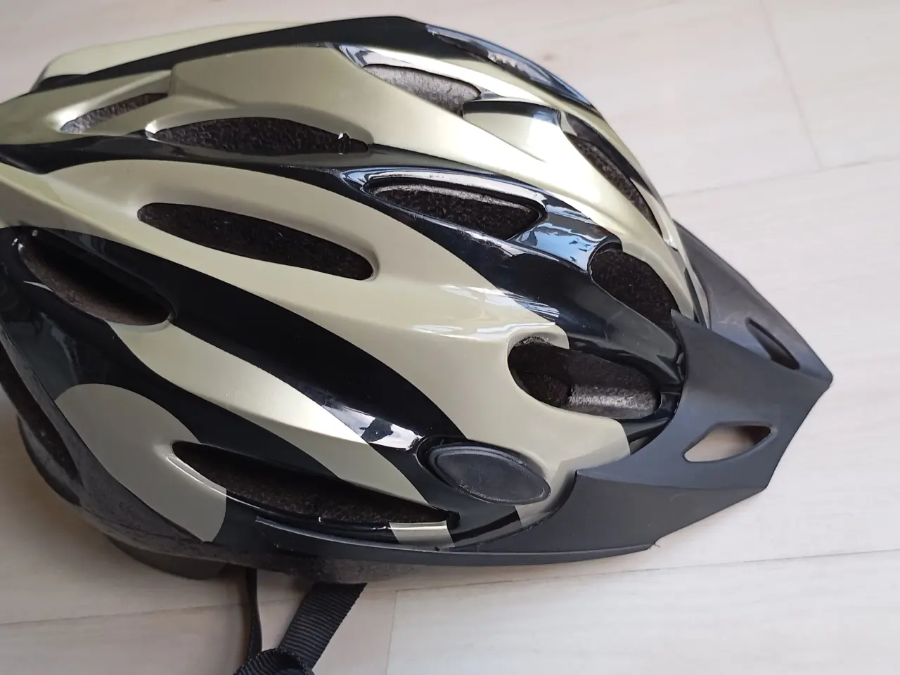 Billede 1 - Cykelhjelm str. 53-57 cm.