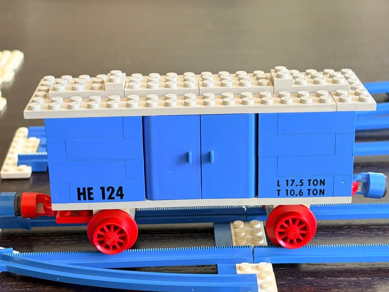 Billede 4 - LEGO 4,5V Tog, 1970 med motor, batterivogn m.m.