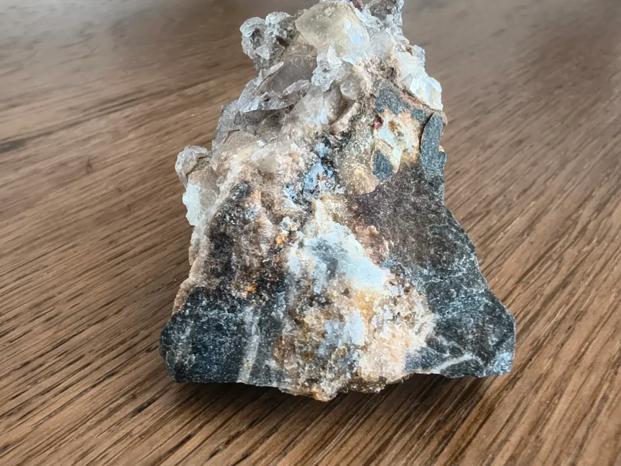 Billede 3 - Højkvalitets dog tooth calcit m. yttrium fluorit