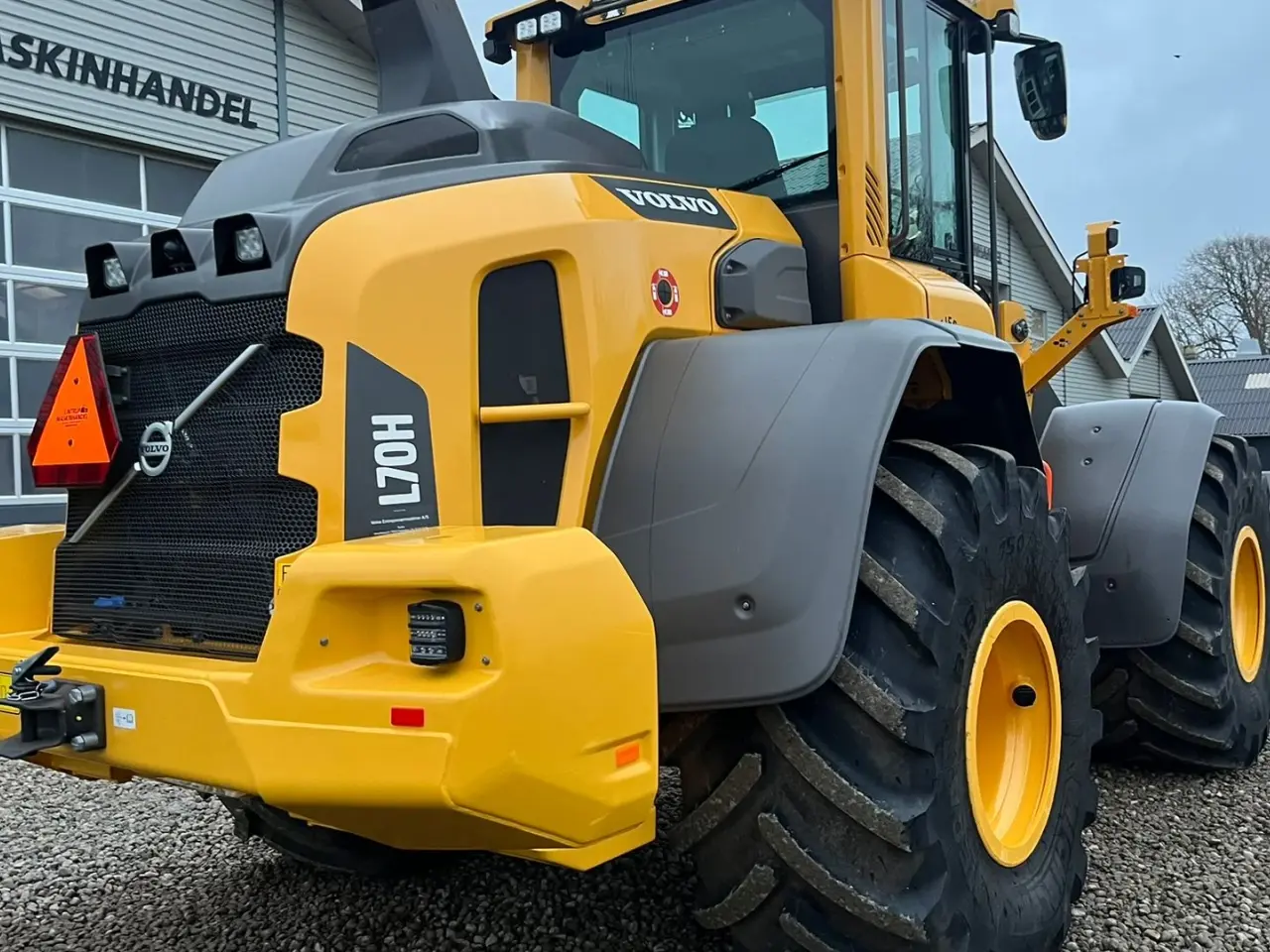 Billede 17 - Volvo L 70 H H2 BEMÆRK MED GARANTI FRA VOLVO FREM TIL DEN 18.6.2026. AGRICULTURE DK-maskine med lang arm, Co-Pilot & med 750mm Michelin MEGA X BIB hjul.
