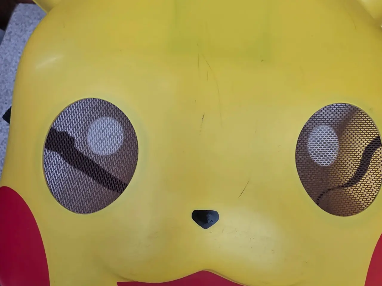 Billede 2 - Pikachu kostume med masker sælges