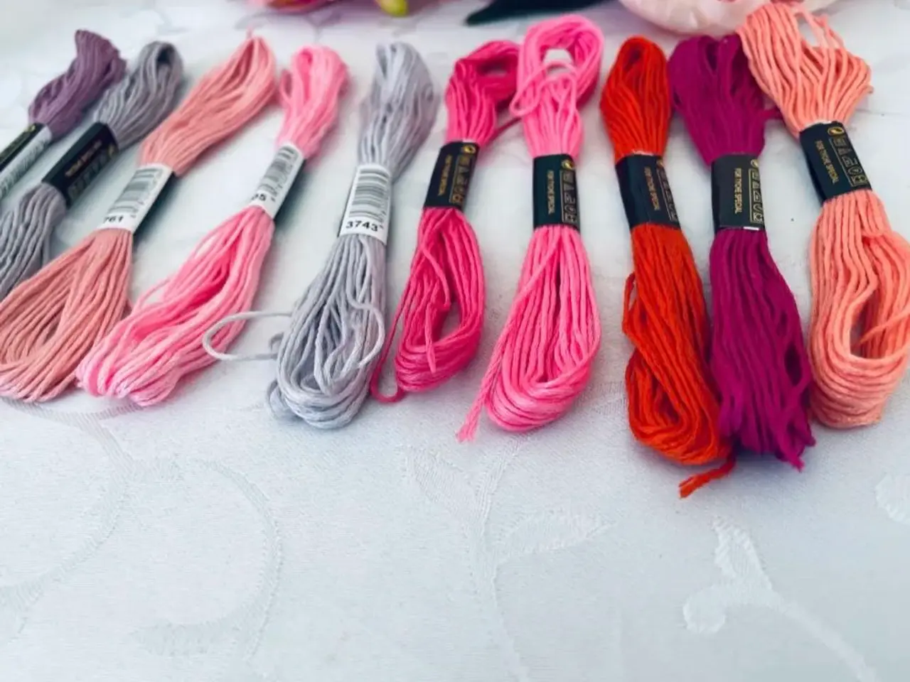 Billede 3 - Broderigarn blandet