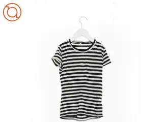 T-shirt fra Name It (str. 122 cm)