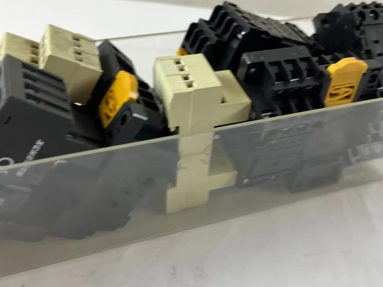 Billede 10 - Schrack PT78704 RA78728 relæ Socket parti DIN Rail