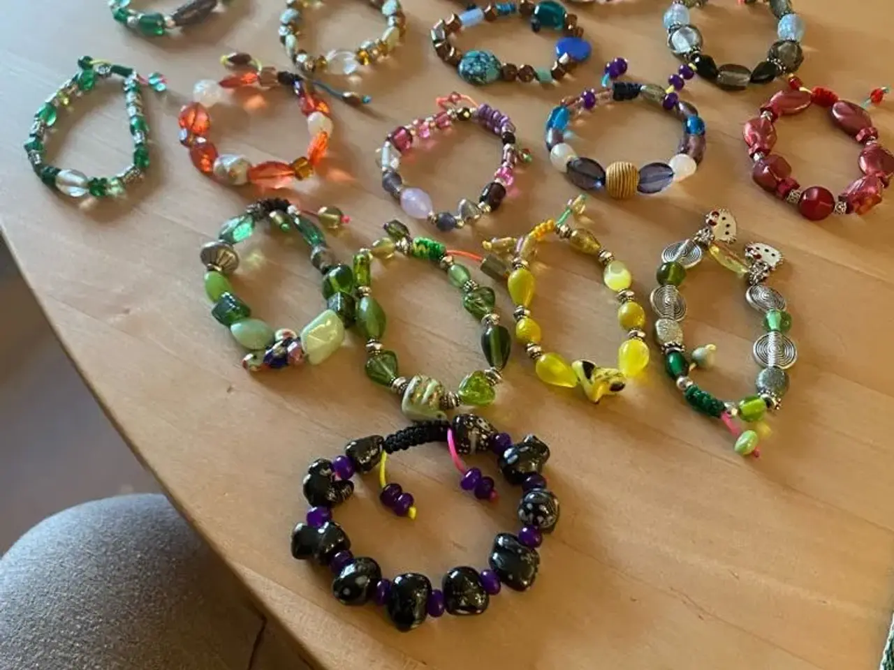 Billede 1 - Nye knyttede armbånd
