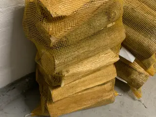 Brænde i sække