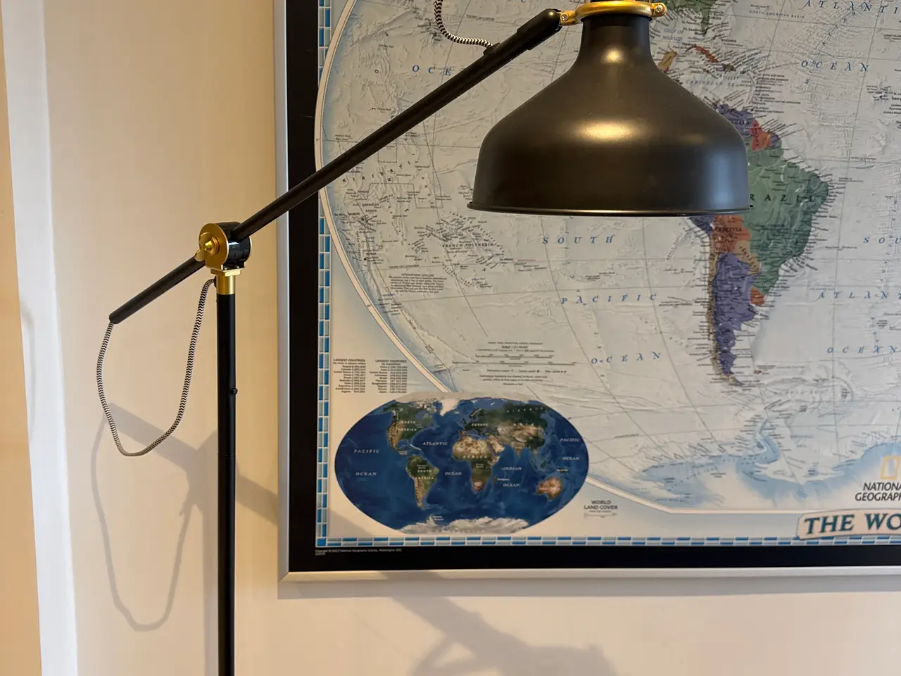 Billede 2 - Flot sort gulvlampe 