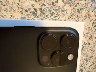 2 stk. iPhone 16 PRO sort