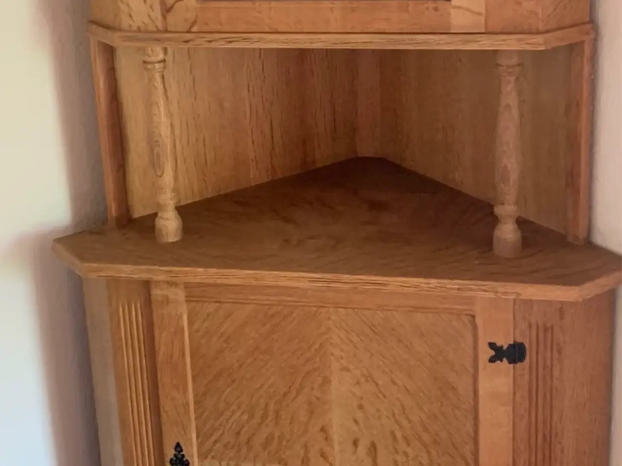 Billede 1 - Vitrine i massiv eg