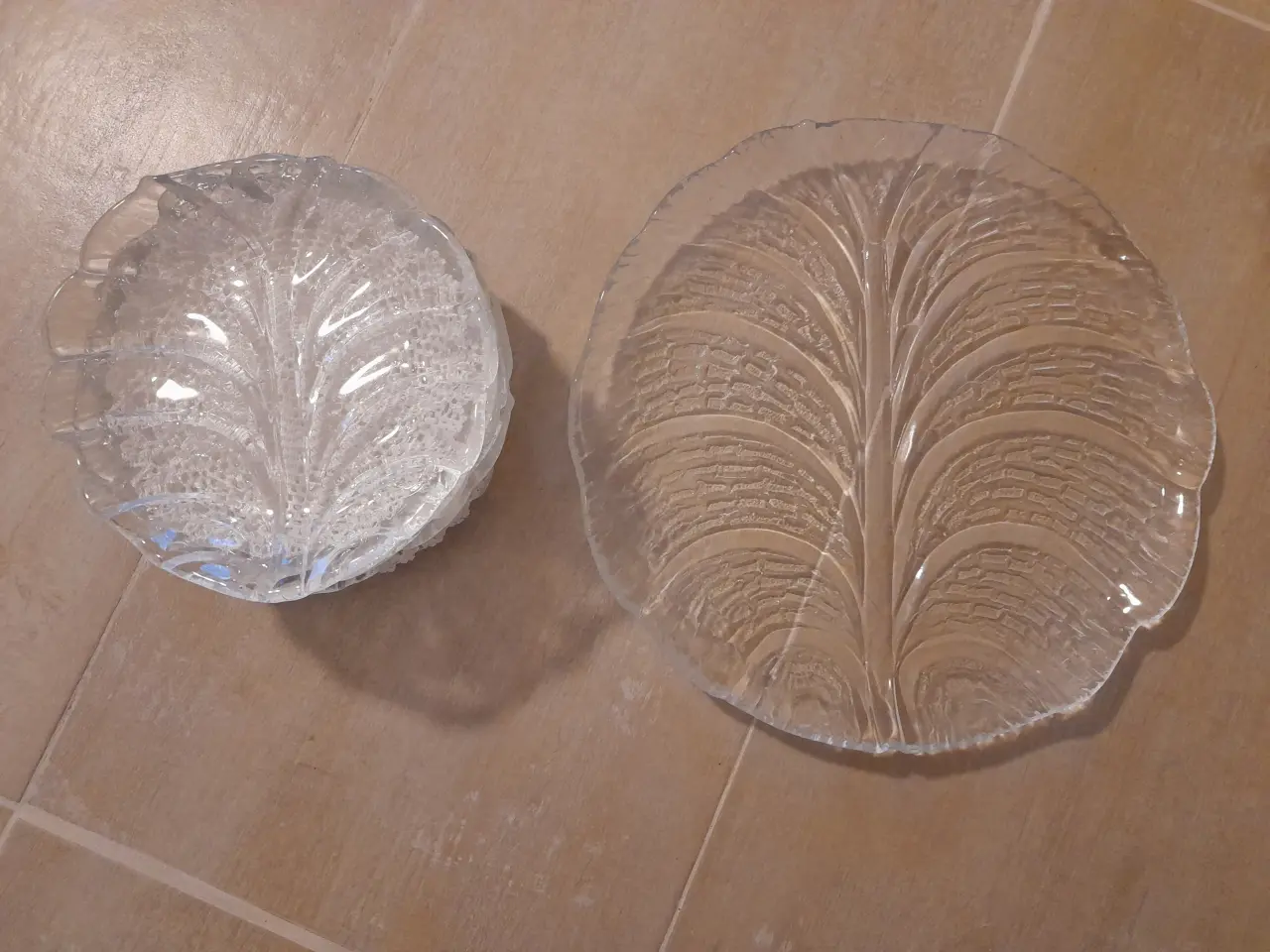 Billede 1 - 8 isasitter og et fad i glas