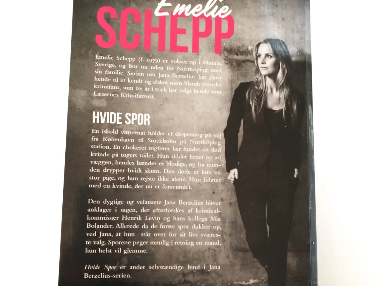 Billede 2 - Hvide spor. Af Emelie Schepp