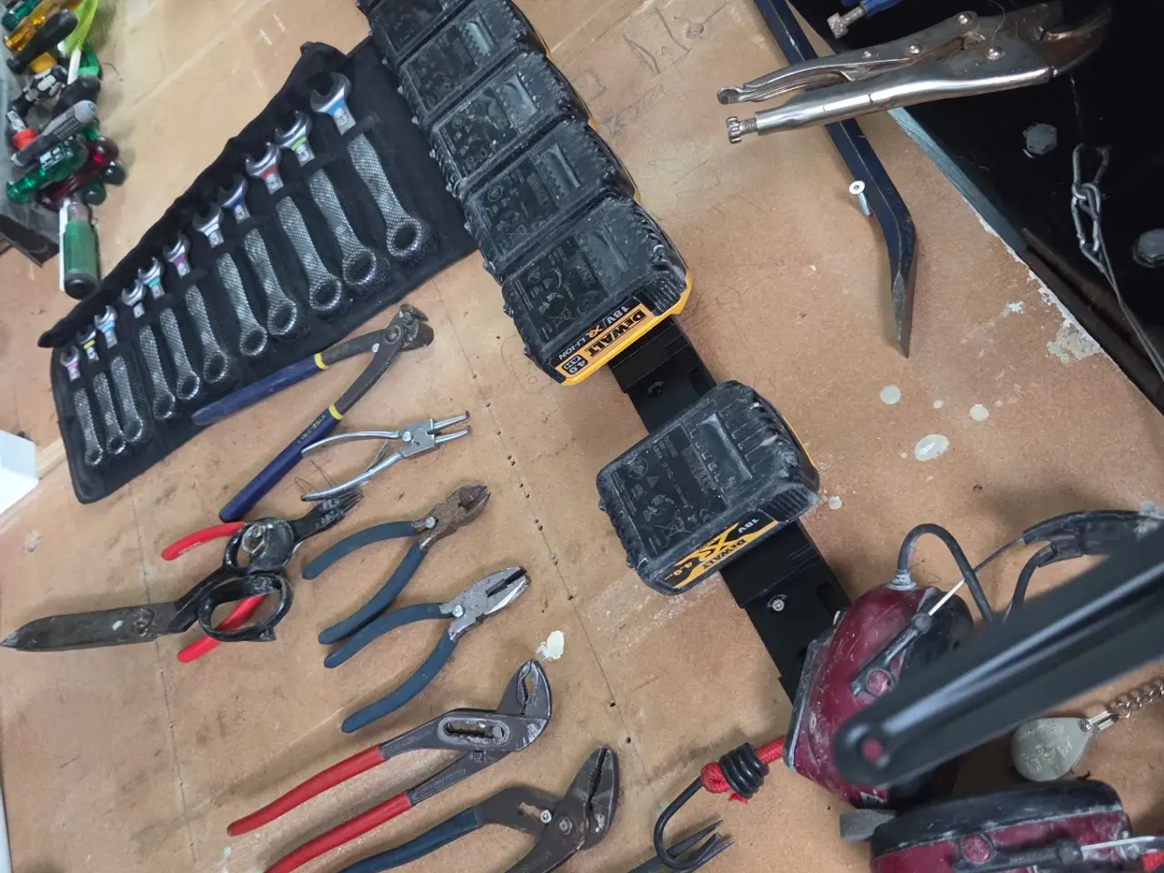 Billede 3 - Dewalt batteriholder til 3 batterier. 