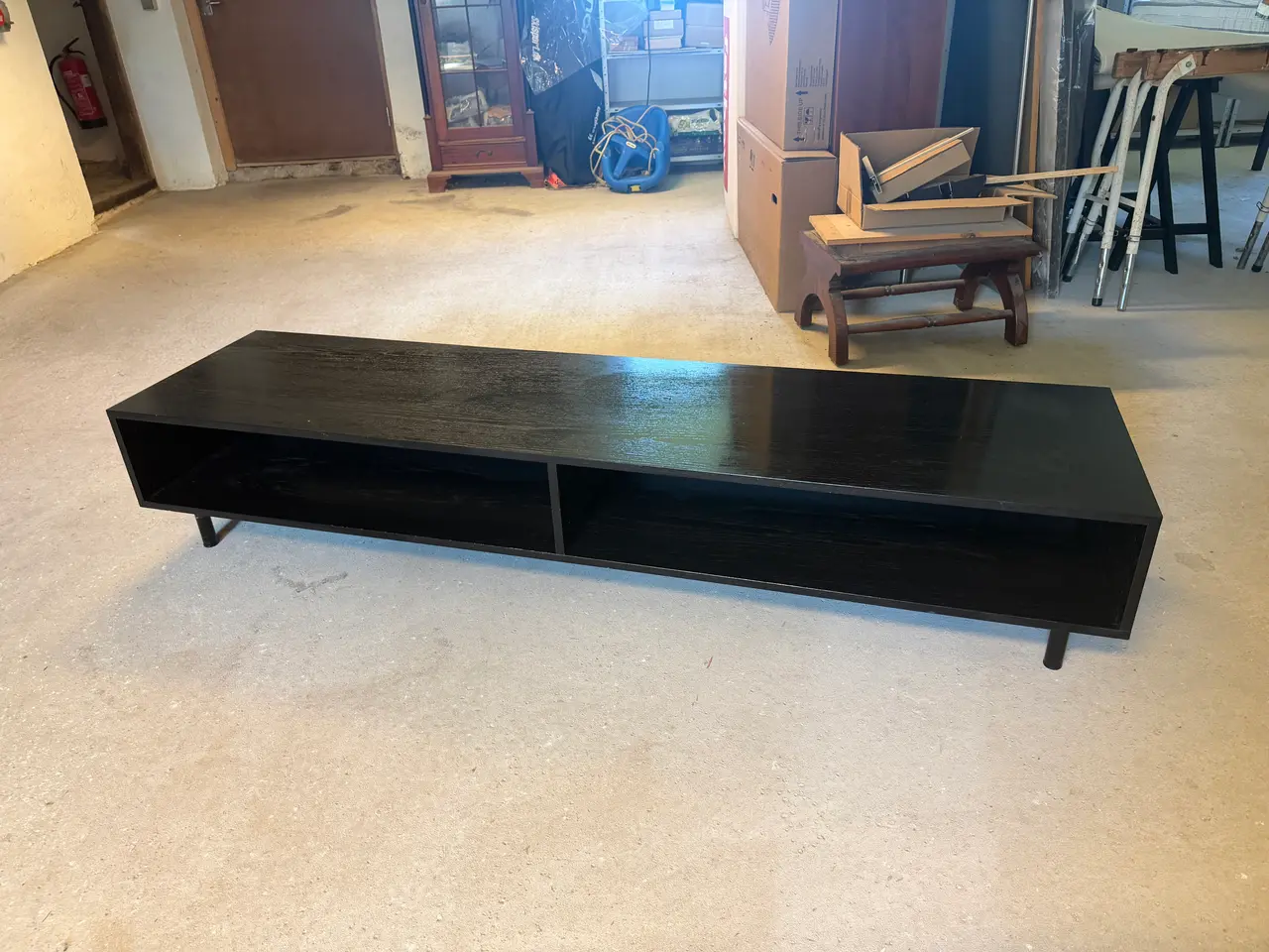 Billede 2 - TV bænk med overskabe