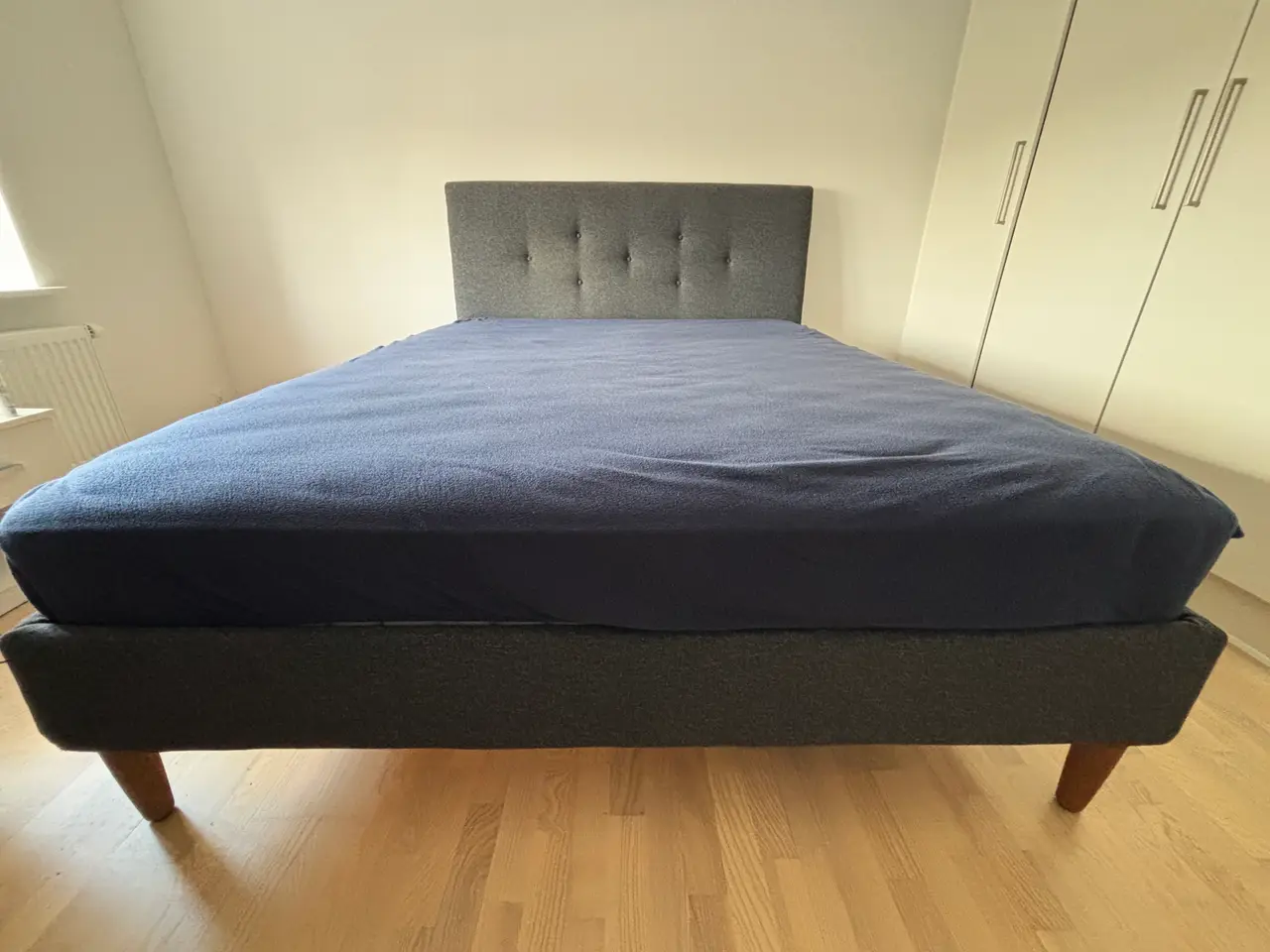 Billede 5 - Bed Frame 160x200 + Mattress – Sold Separately or 