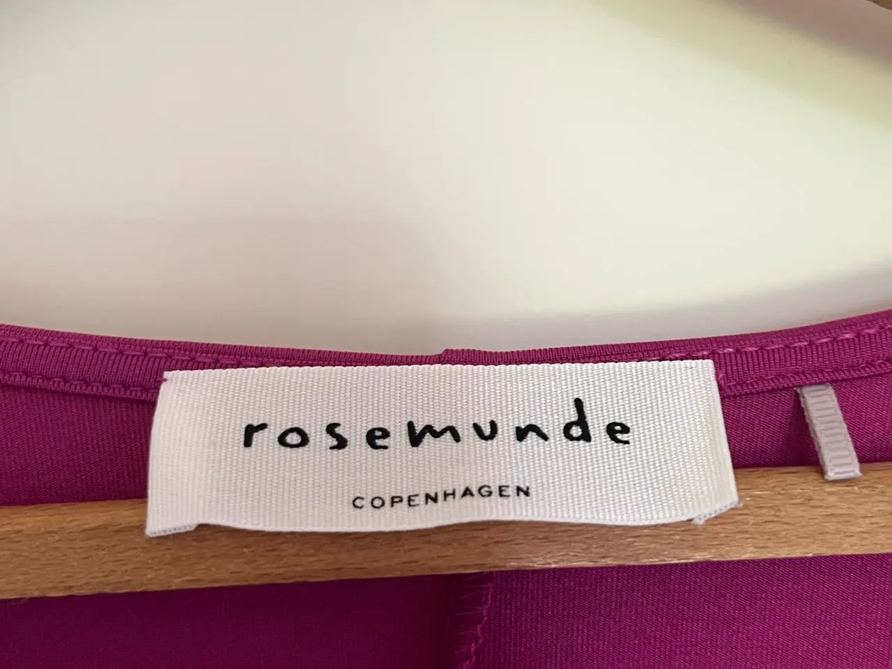 Billede 5 - Lyserød kjole fra Rosemunde