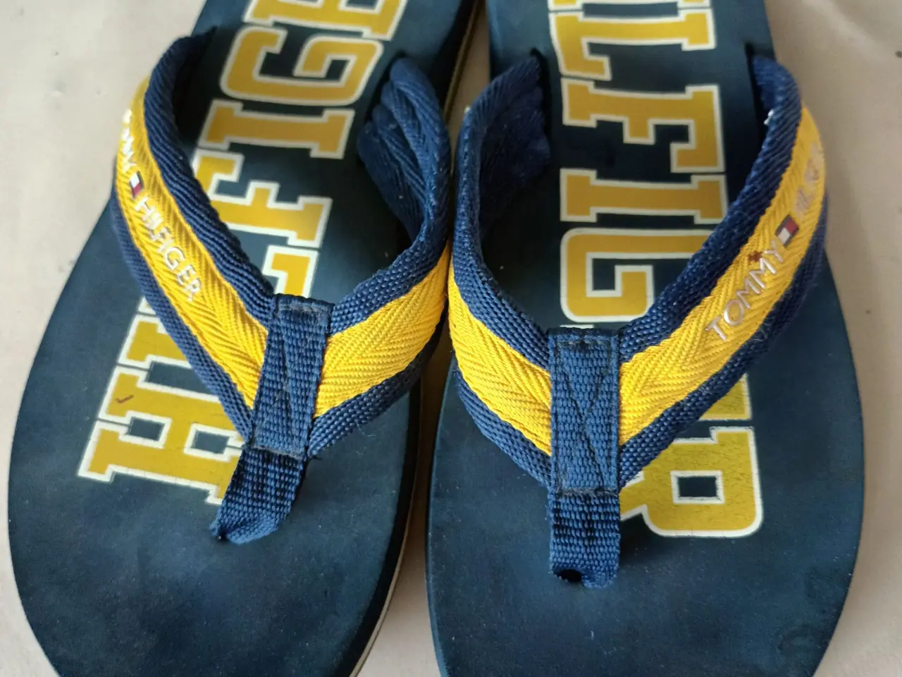 Billede 1 - FLOTTE HILFIGER Sandaler/Badesko ?