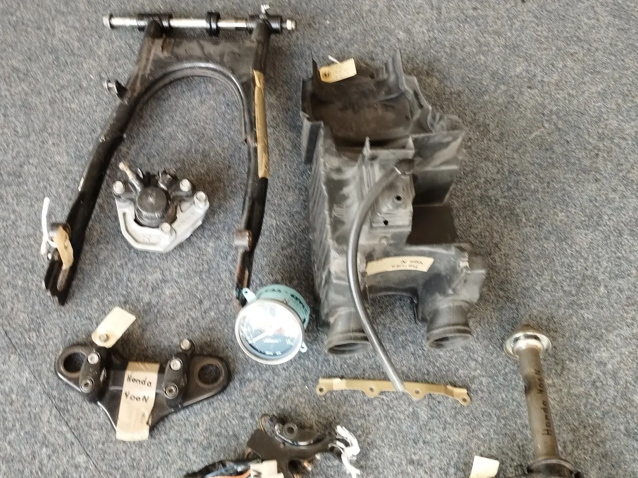 Billede 2 - Dele til Honda CB 400 N.