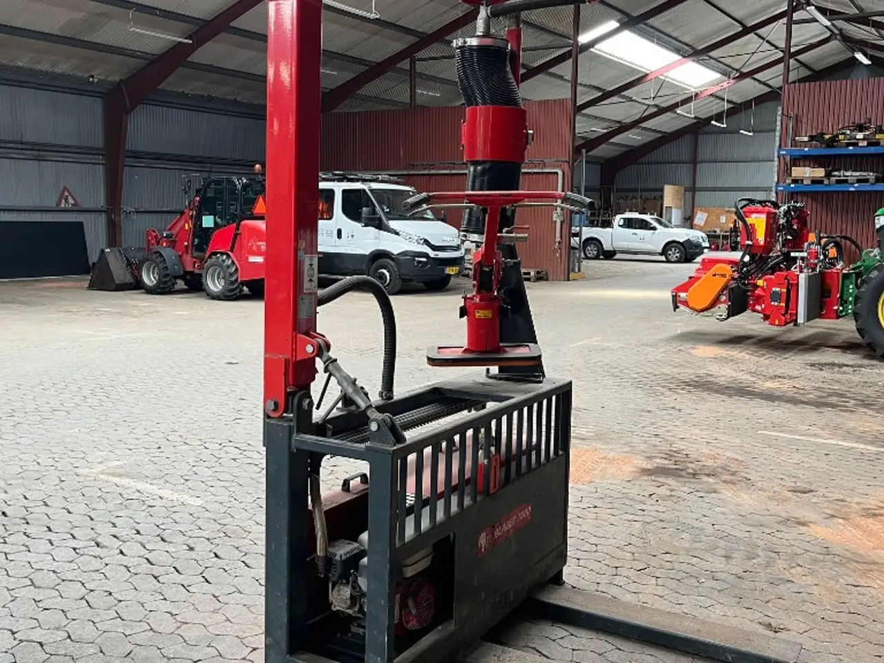 Billede 2 - AC Lift-Blazer 2000 fliseløft Med egen Honda benzinmotor.