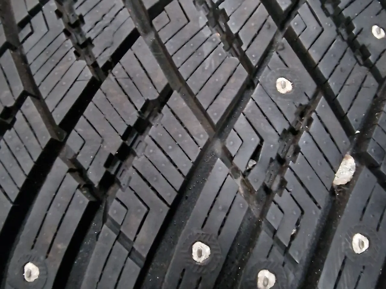 Billede 3 - Pigdæk 215/65r16 98T