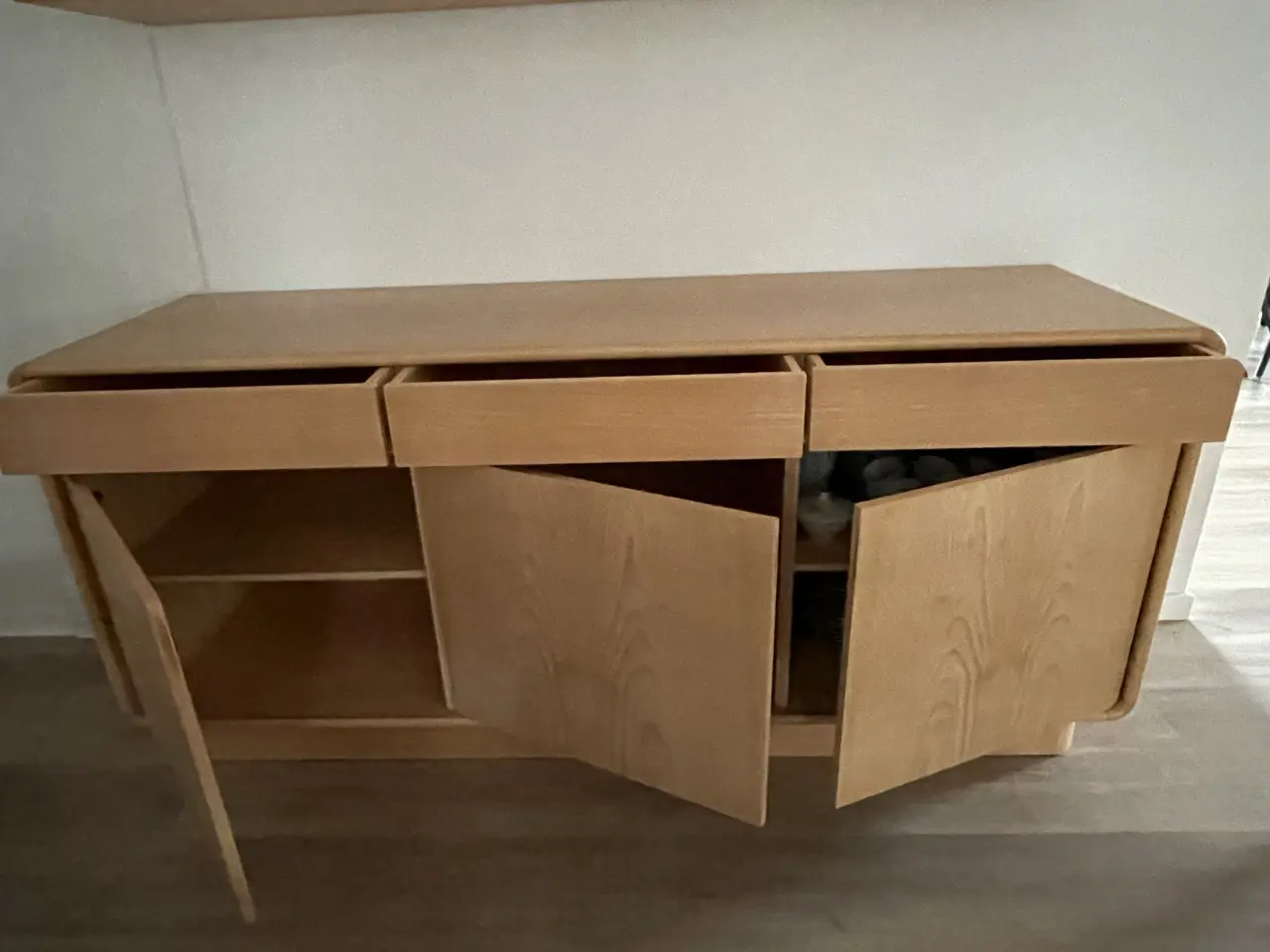 Billede 1 - Klim skænk + Vitrine 