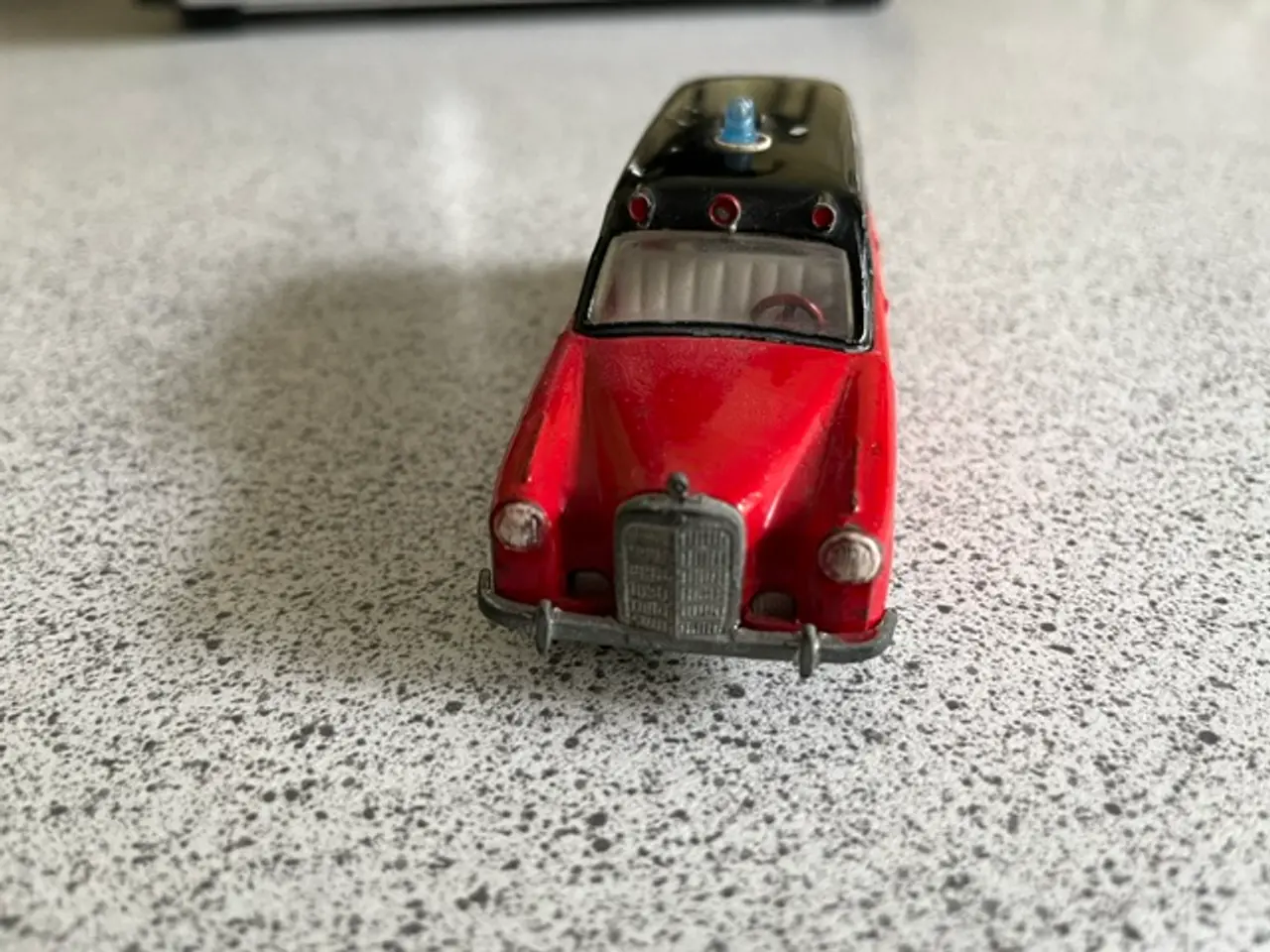 Billede 3 - Tekno Mercedes Ambulance