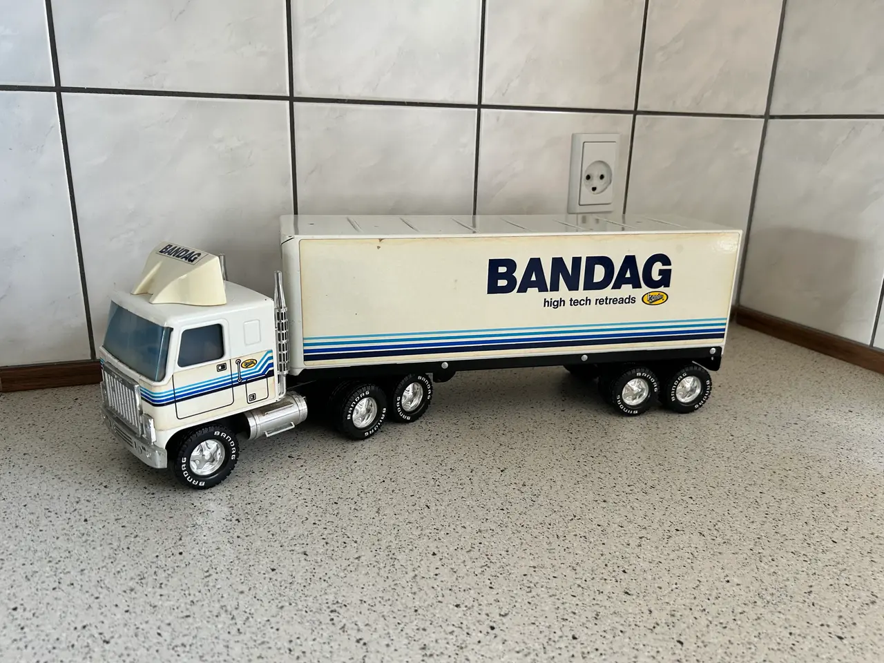 Billede 1 - Modellastbil
