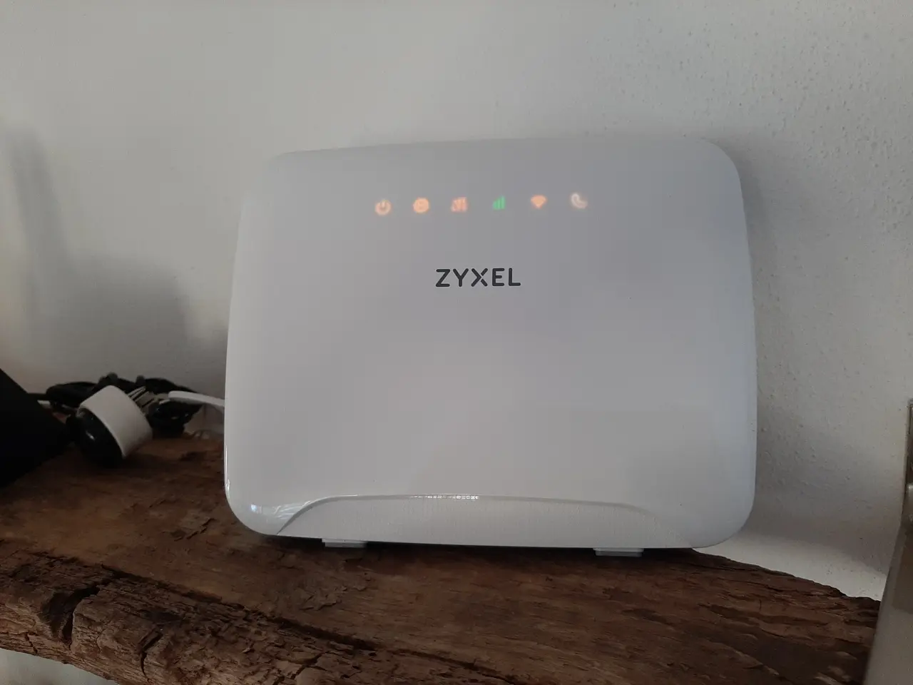 Billede 2 - ZYXEL🟢Wifi router, simkort + klar til fastnet ☎️