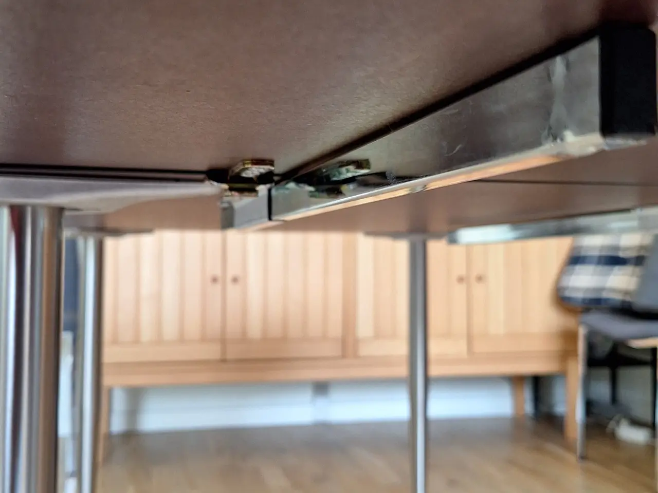 Billede 4 - Spisebord i hvid laminat