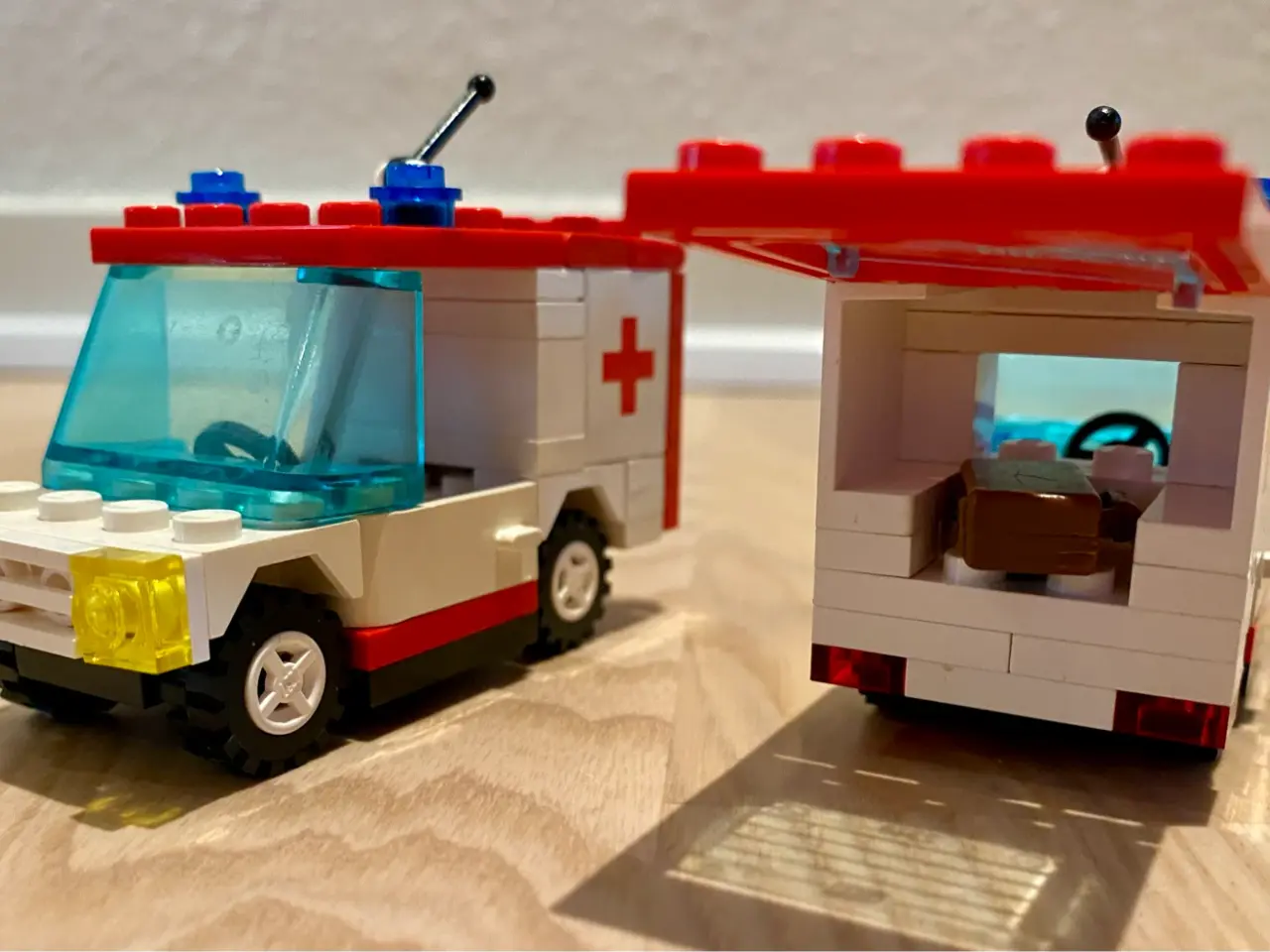 Billede 4 - Lego 6523 Røde Kors ambulance fra 1988