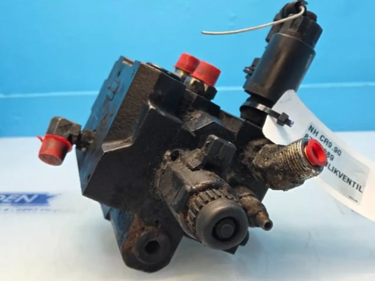 Billede 4 - New Holland CR9.90 Hydraulikventil 87313989